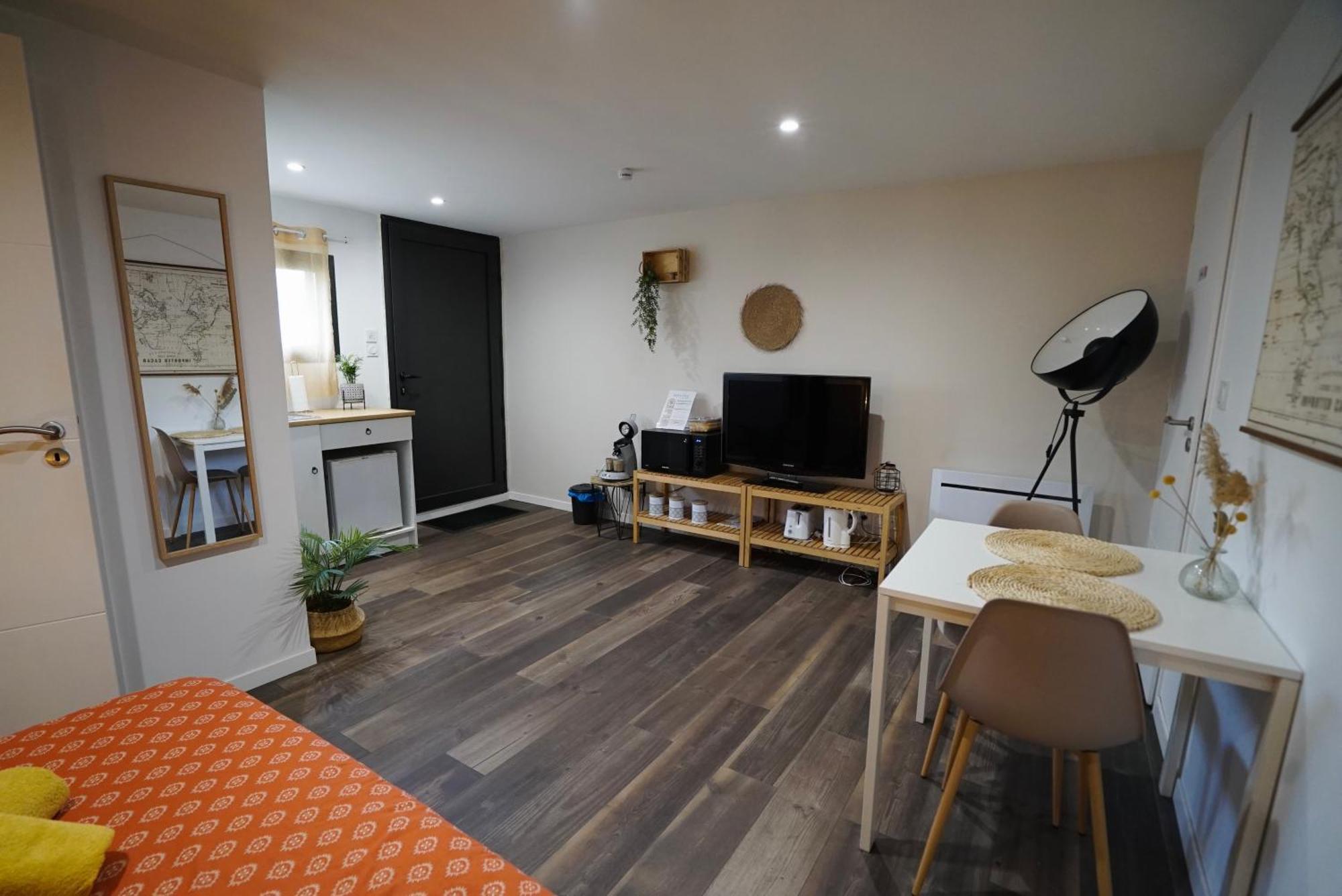 Studio Independant A 20Min Des Plages Castelnau-de-Guers Ngoại thất bức ảnh